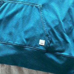 Vuori blue ponto material hoodie sweatshirt size medium. Great condition